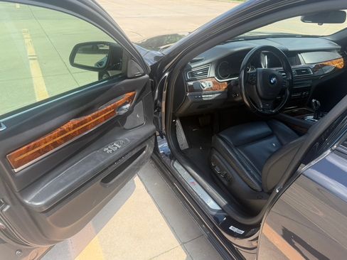 Used 2015 BMW 750Li xDrive AWD/4WD image 9