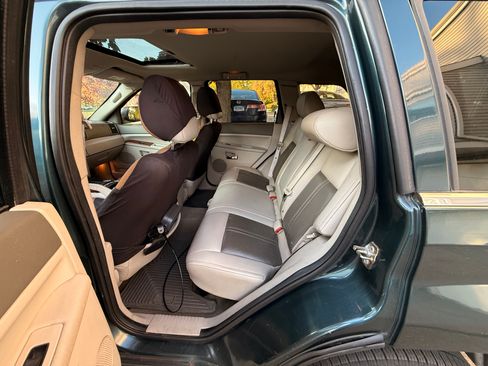 Used 2005 Jeep Grand Cherokee Limited AWD/4WD image 2