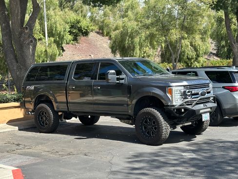 Used 2017 Ford F250 Lariat w/ Lariat Ultimate Package image 4