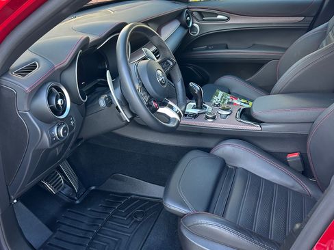 Used 2024 Alfa Romeo Stelvio Quadrifoglio image 13