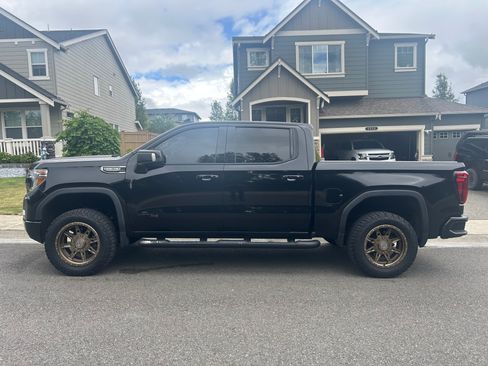 Used 2021 GMC Sierra 1500 AT4 w/ Technology Package AWD/4WD image 2