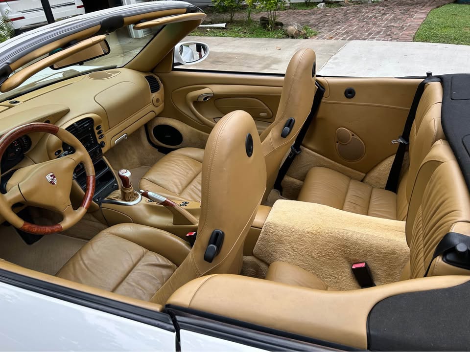Used 2002 Porsche 911 Carrera 4 AWD/4WD image 10
