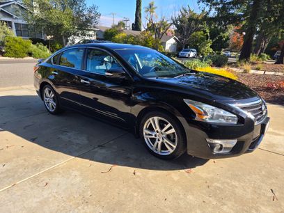 Used 2014 Nissan Altima 3.5 SL w/ Technology Package