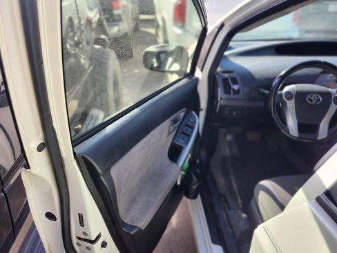 Used 2012 Toyota Prius Two image 9