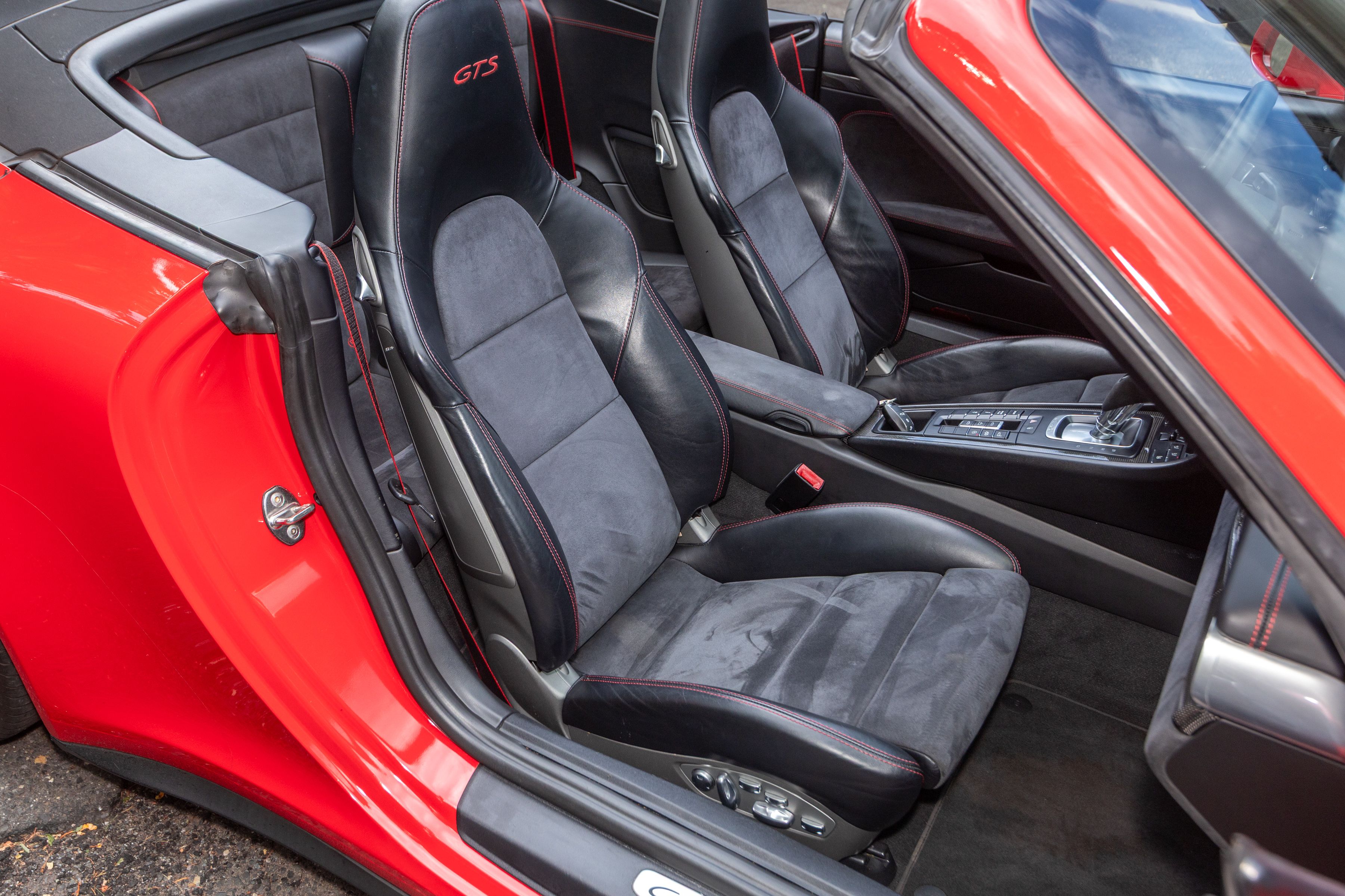 Used 2016 Porsche 911 Carrera GTS RWD image 16
