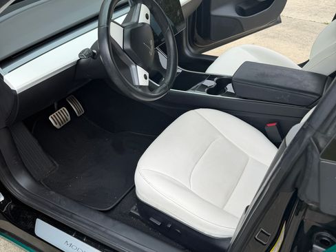 Used 2018 Tesla Model 3 Performance image 9