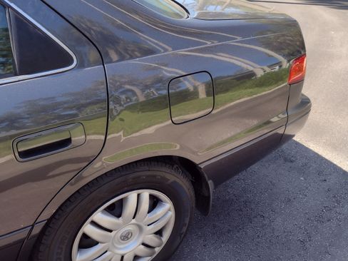 Used 2000 Toyota Camry LE FWD image 16