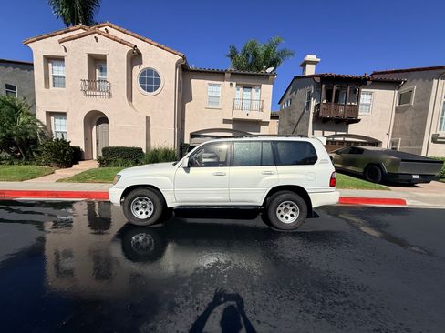 Used 2000 Lexus LX 470 4WD image 1