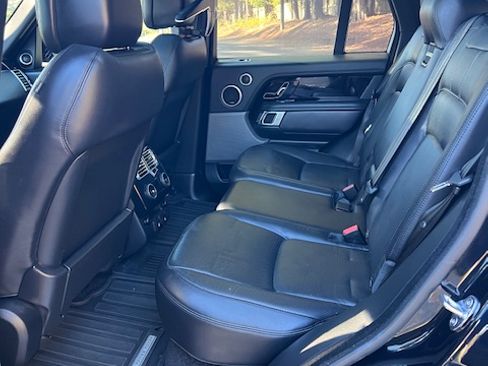 Used 2020 Land Rover Range Rover HSE image 8