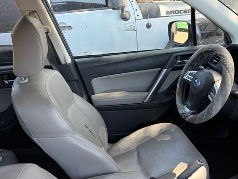 Used 2015 Subaru Forester 2.5i Limited AWD/4WD image 11
