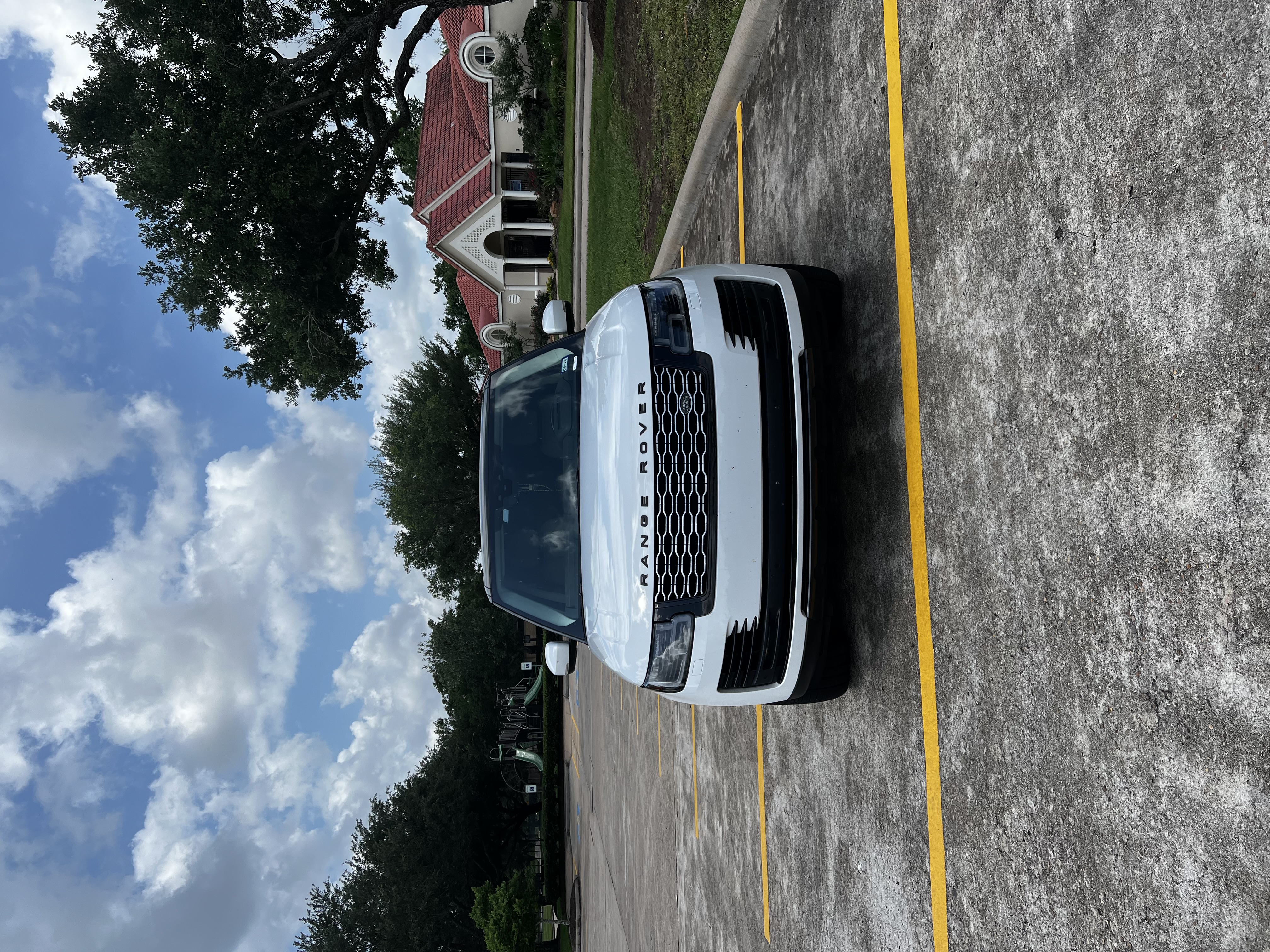 Used 2018 Land Rover Range Rover Long Wheelbase Supercharged AWD/4WD image 2