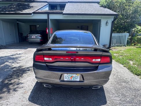 Used 2014 Dodge Charger SE RWD image 6