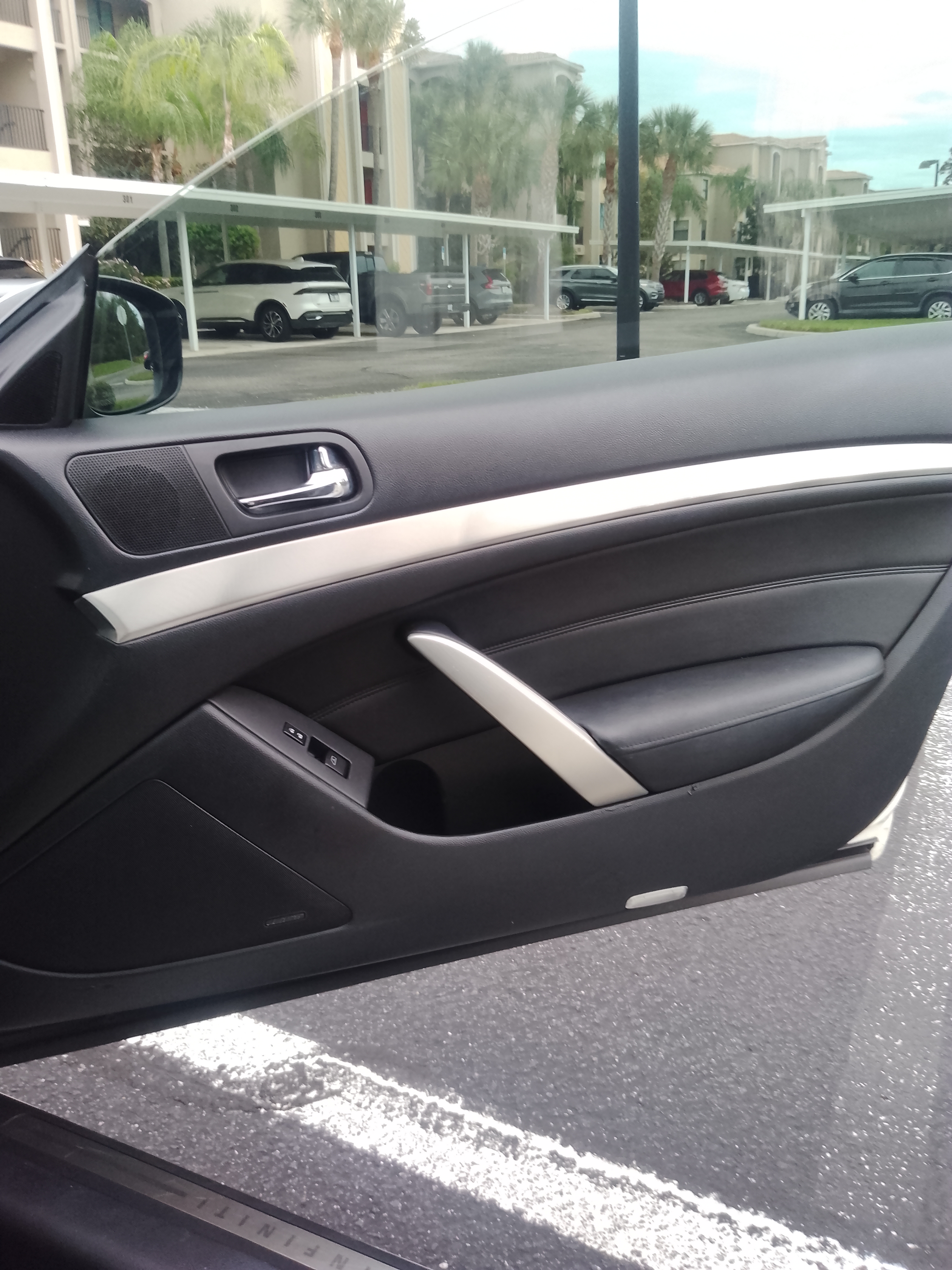 Used 2015 INFINITI Q60 Journey w/ Premium Package RWD image 19