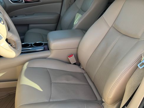 Used 2015 Nissan Pathfinder Platinum image 12