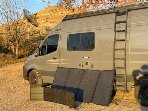 Used 2024 Mercedes-Benz Sprinter 2500 image 22