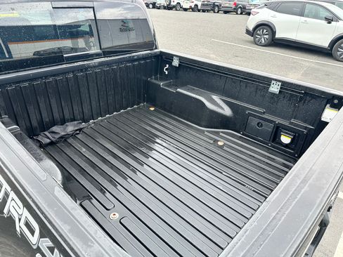 Used 2019 Toyota Tacoma TRD Sport AWD/4WD image 10