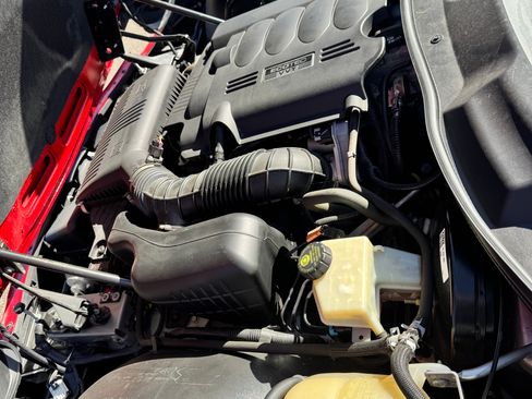 Used 2006 Pontiac Solstice Convertible w/ Premium Package image 12