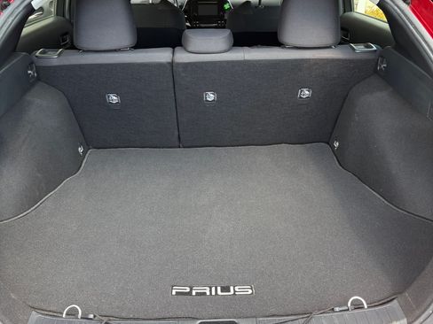 Used 2018 Toyota Prius Two w/ Prius Two Safety Plus Package FWD image 8