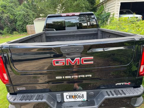 Used 2021 GMC Sierra 1500 AT4 w/ Technology Package AWD/4WD image 9