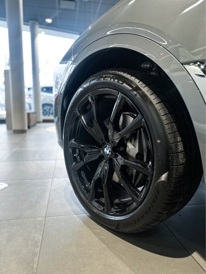 Used 2025 BMW X7 xDrive40i AWD/4WD image 9