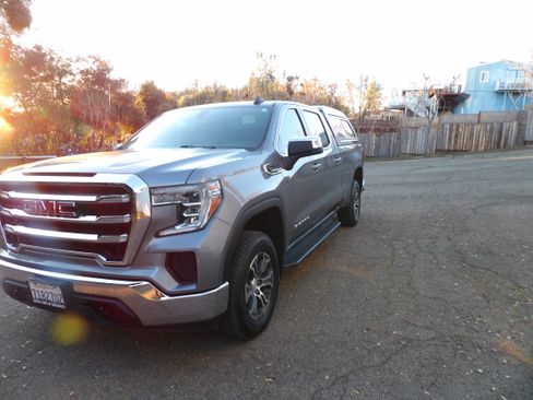 Used 2019 GMC Sierra 1500 SLE w/ SLE Value Package image 14