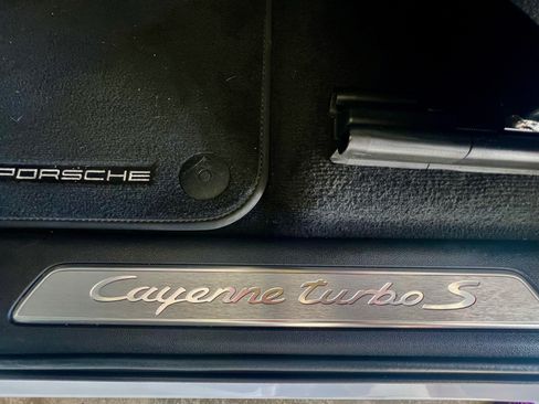 Used 2023 Porsche Cayenne Turbo S image 30