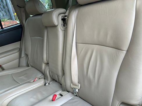 Used 2010 Toyota Highlander Limited image 15