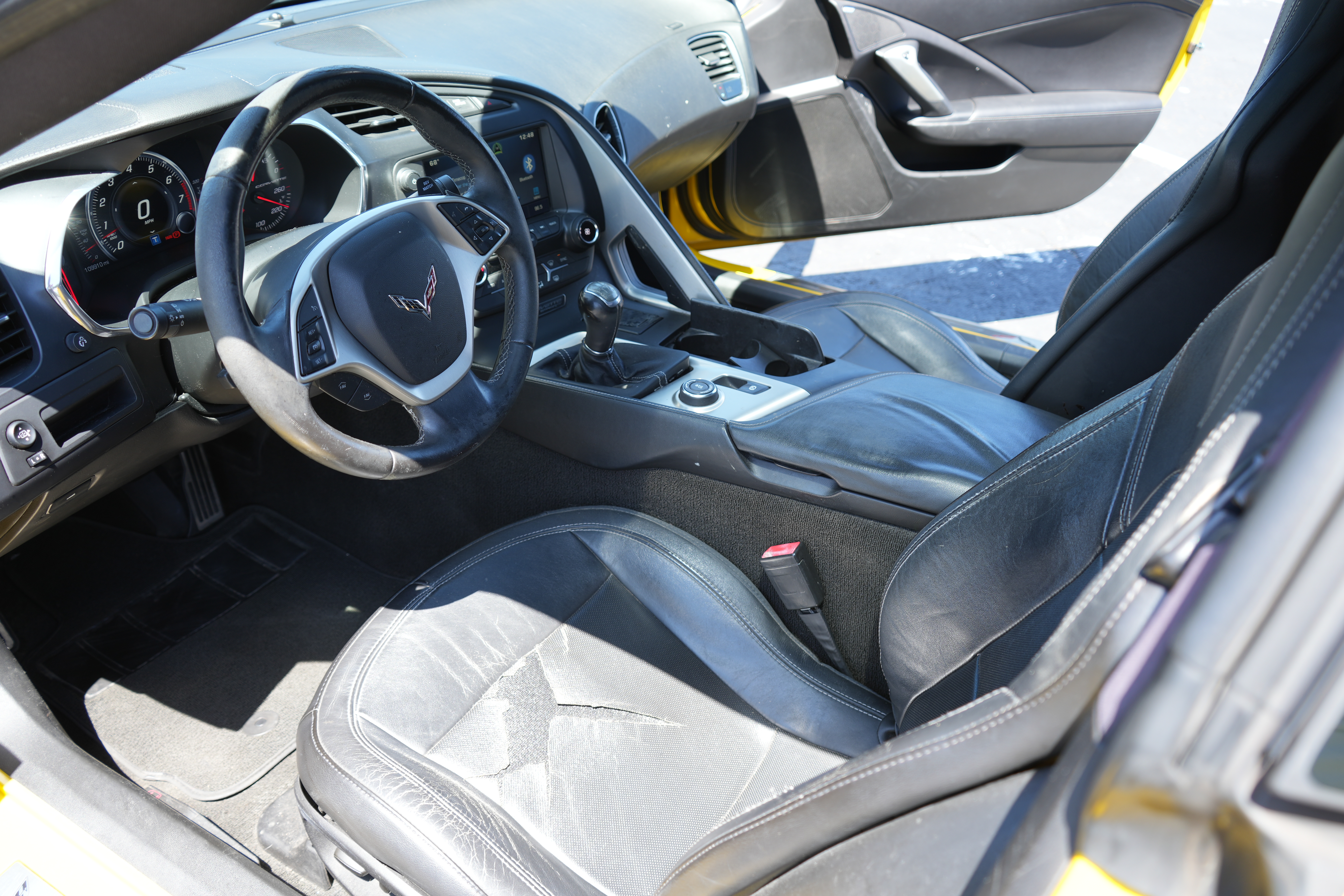 Used 2015 Chevrolet Corvette Stingray Coupe RWD image 4