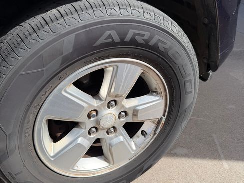 Used 2011 Jeep Liberty Sport image 17