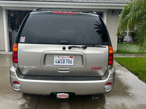 Used 2002 GMC Envoy SLT image 2