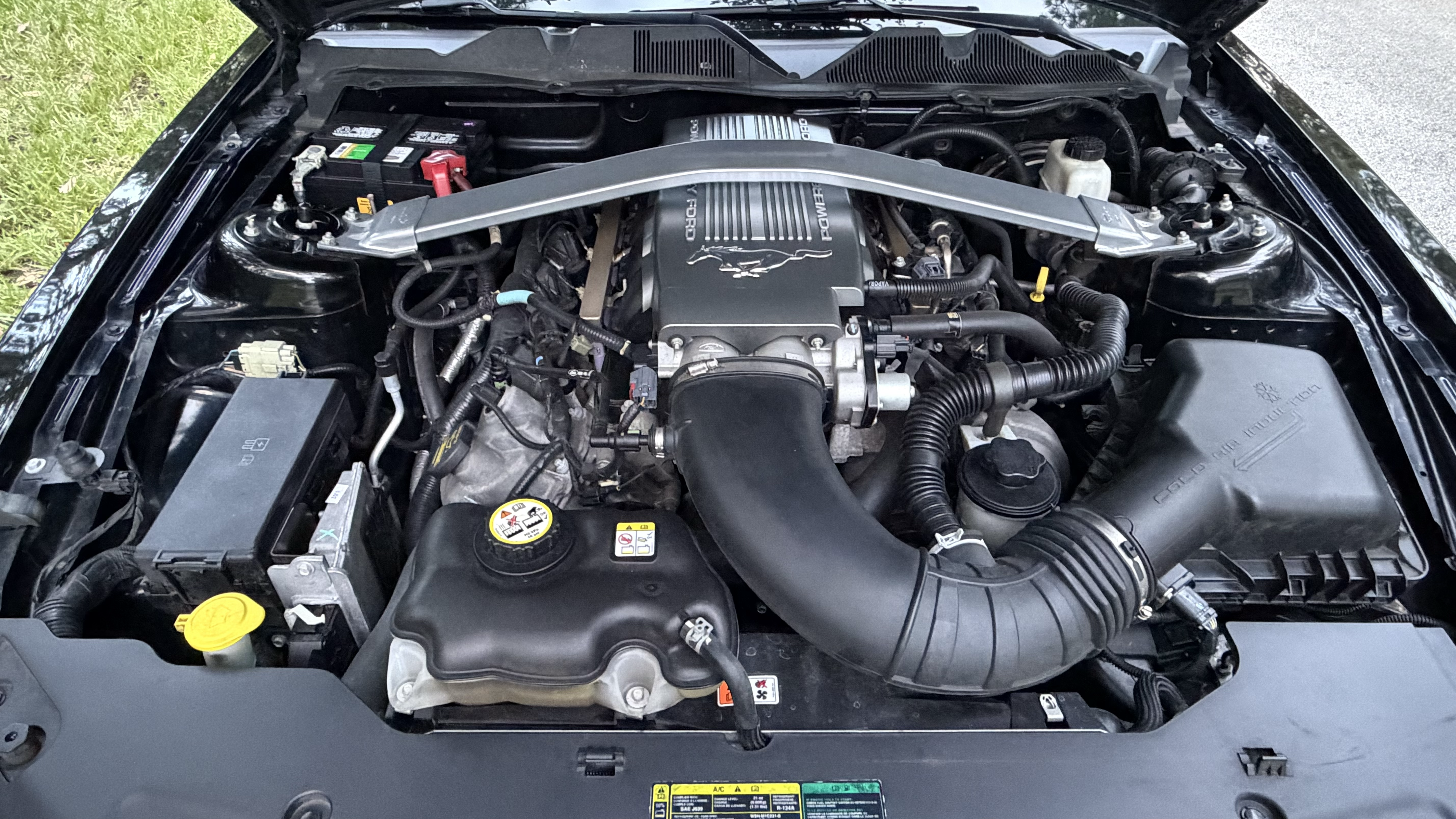 Used 2010 Ford Mustang GT Premium RWD image 23
