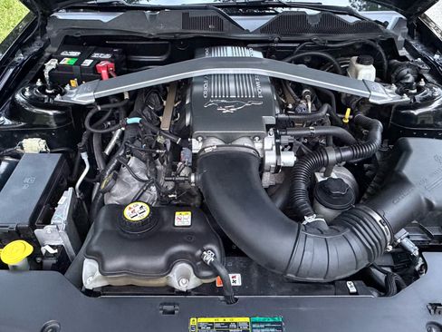 Used 2010 Ford Mustang GT Premium RWD image 23