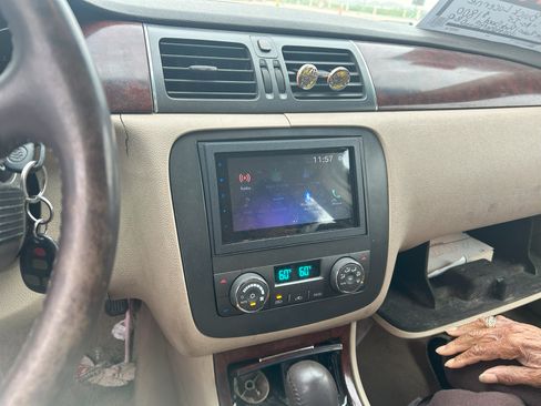 Used 2007 Buick Lucerne CXL image 4