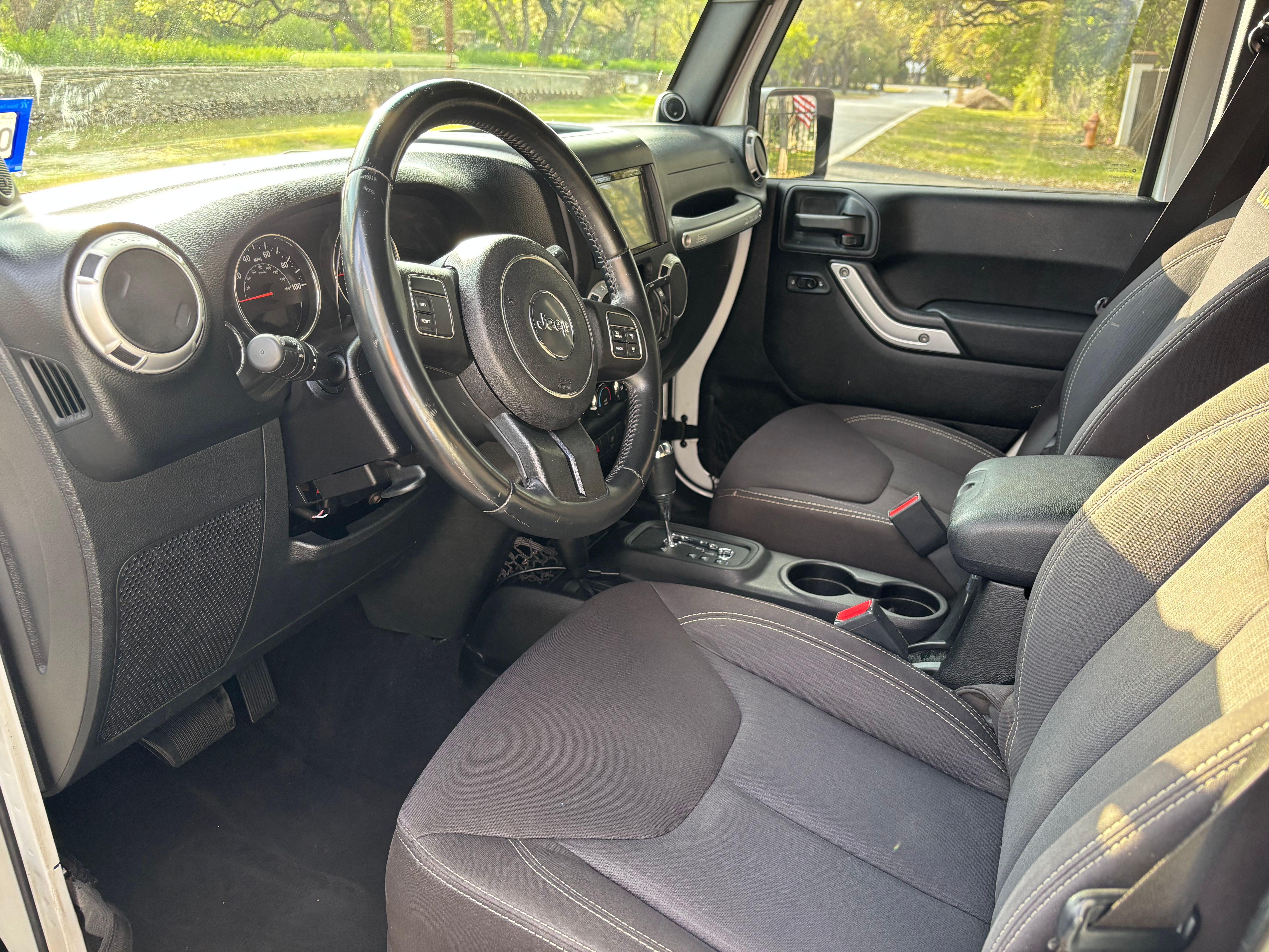 Used 2013 Jeep Wrangler Unlimited Sahara AWD/4WD image 5