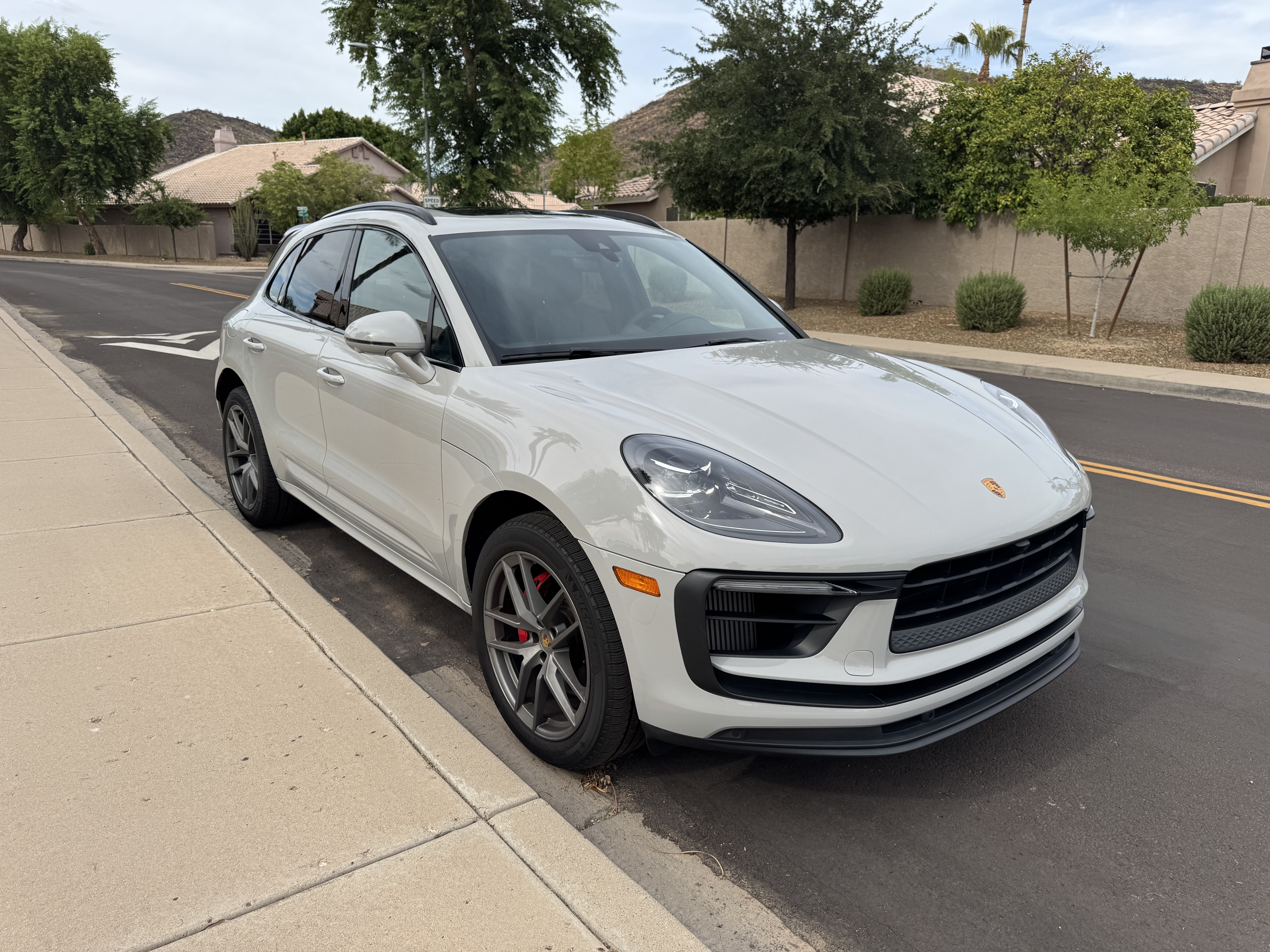 Used 2022 Porsche Macan S AWD/4WD image 4