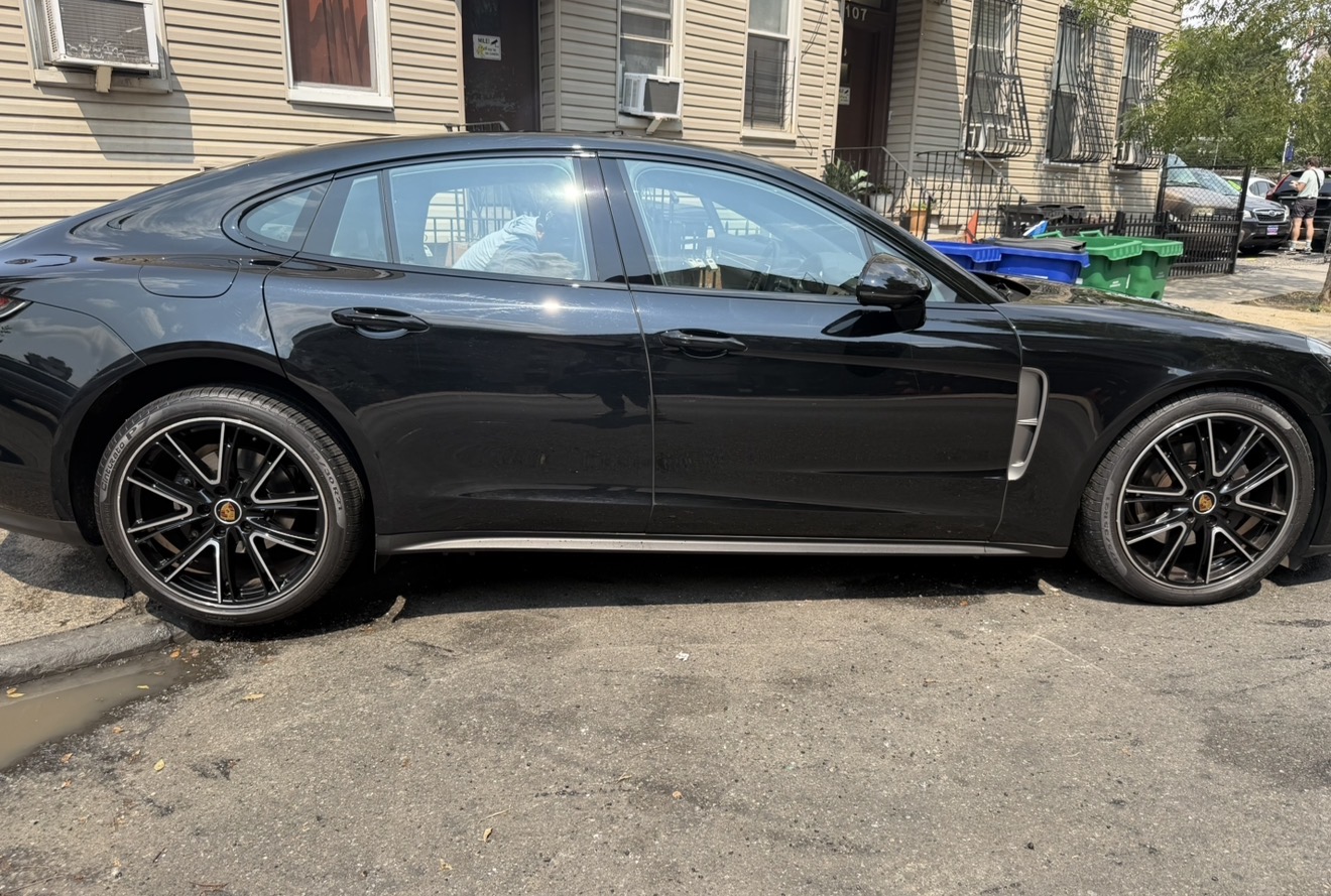 Used 2023 Porsche Panamera 4 Platinum Edition AWD/4WD image 22