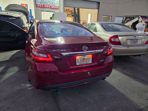 Used 2018 Nissan Altima 2.5 SR w/ SR Special Edition image 9