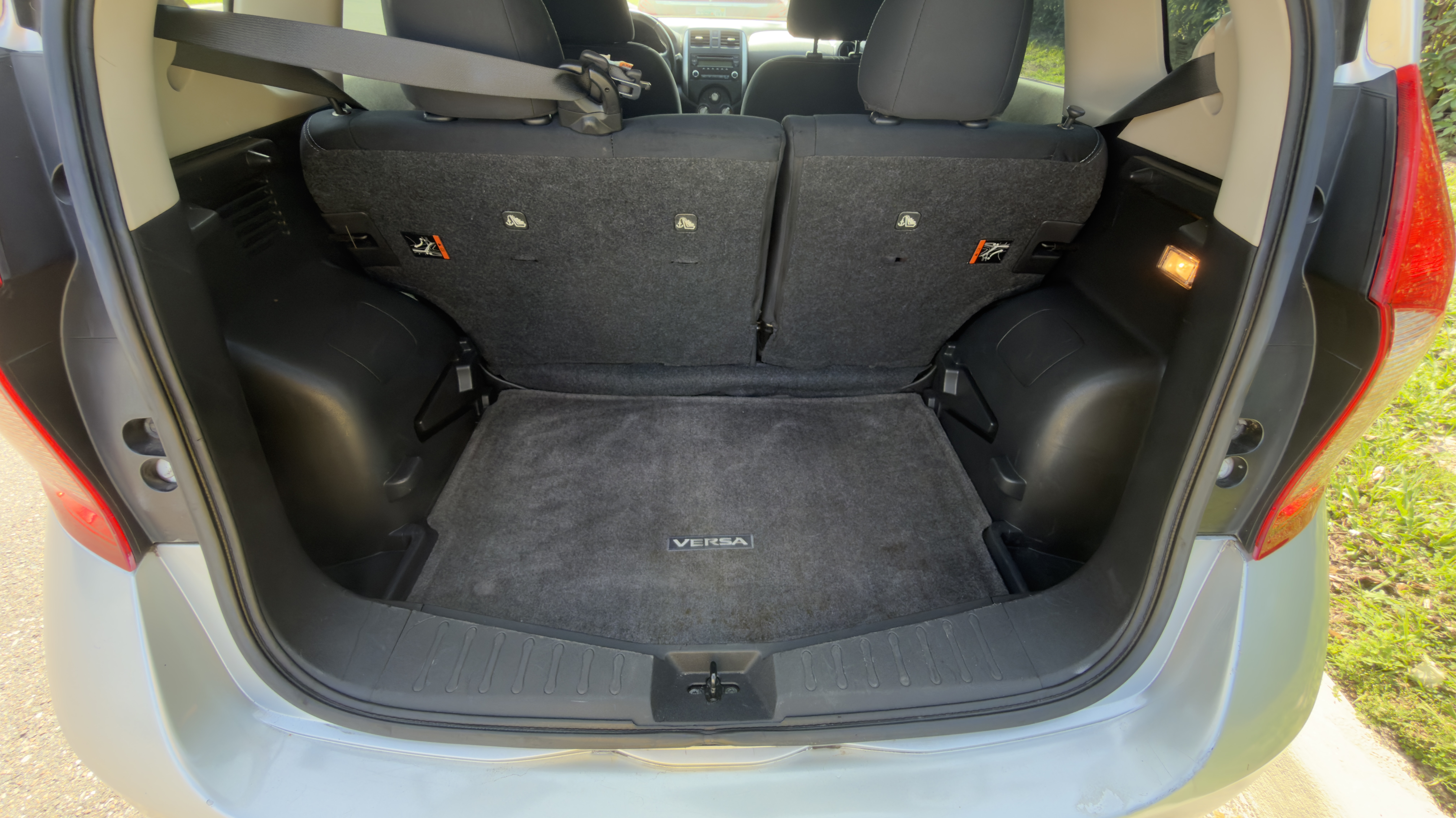 Used 2014 Nissan Versa Note SV FWD image 14