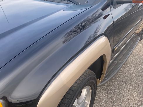 Used 2004 Chevrolet TrailBlazer LT w/ LT Preferred Equipment Group image 5