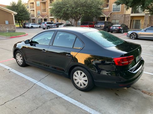 Used 2015 Volkswagen Jetta S image 4