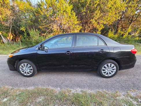 Used 2013 Toyota Corolla LE FWD image 9
