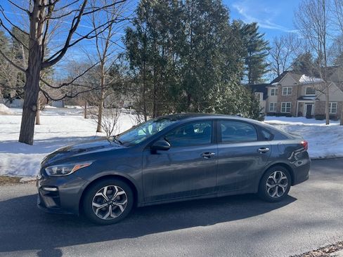 Used 2019 Kia Forte LXS image 1