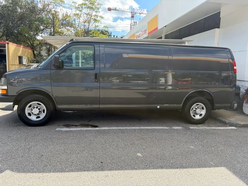 Used 2016 Chevrolet Express 2500 Extended image 6