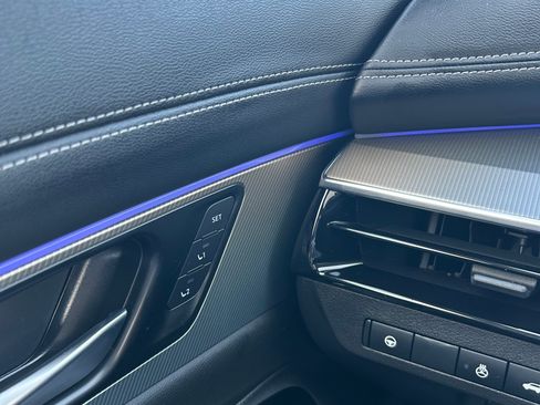 Used 2025 Nissan Murano SL image 12