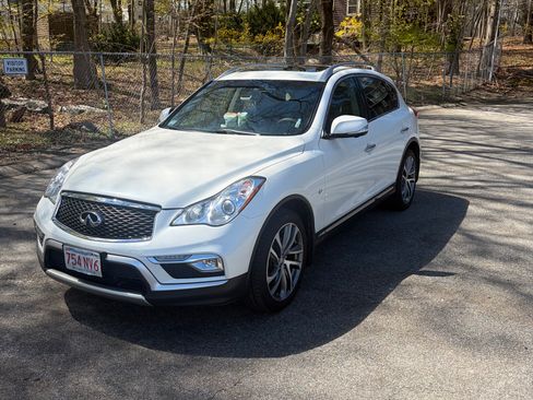 Used 2017 INFINITI QX50 AWD w/ Technology Package image 1