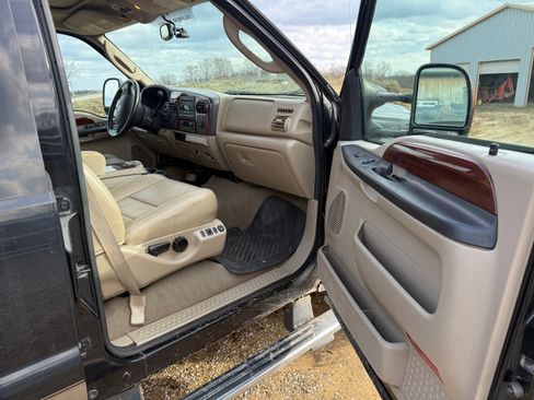 Used 2005 Ford F350 Lariat AWD/4WD image 8