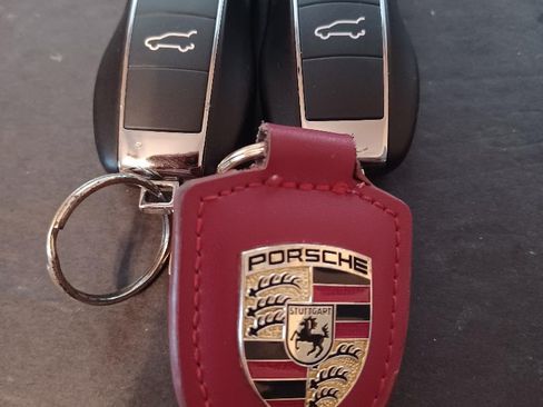 Used 2024 Porsche Macan image 33