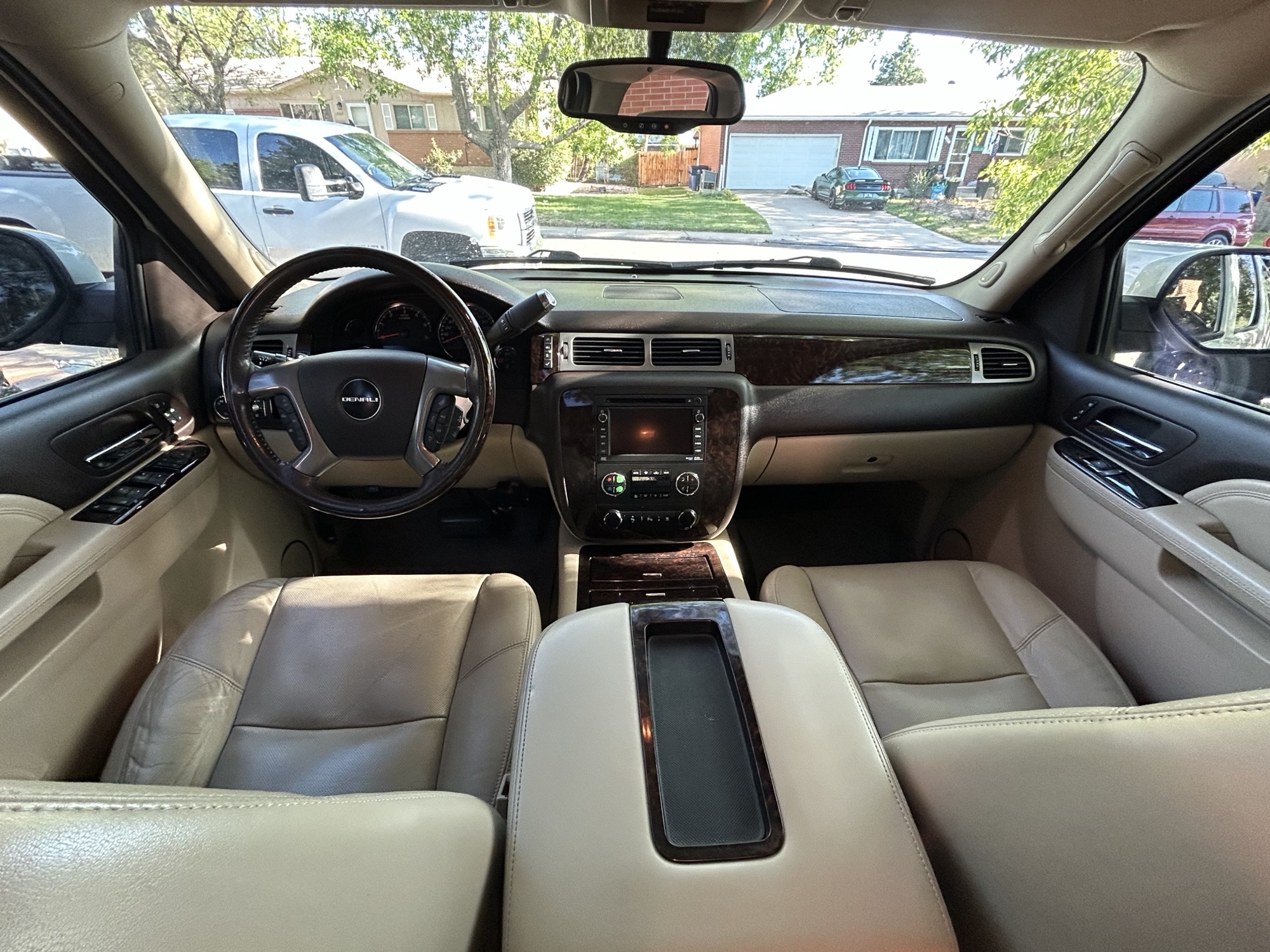 Used 2011 GMC Yukon Denali AWD/4WD image 9