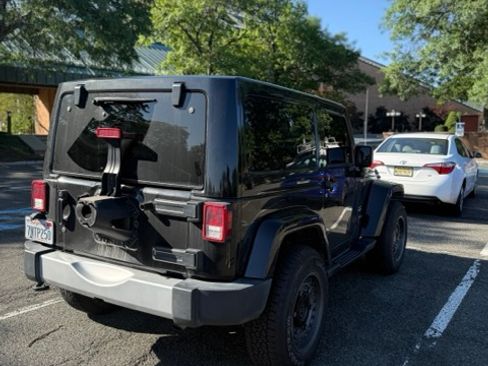 Used 2015 Jeep Wrangler Sahara w/ Connectivity Group AWD/4WD image 9