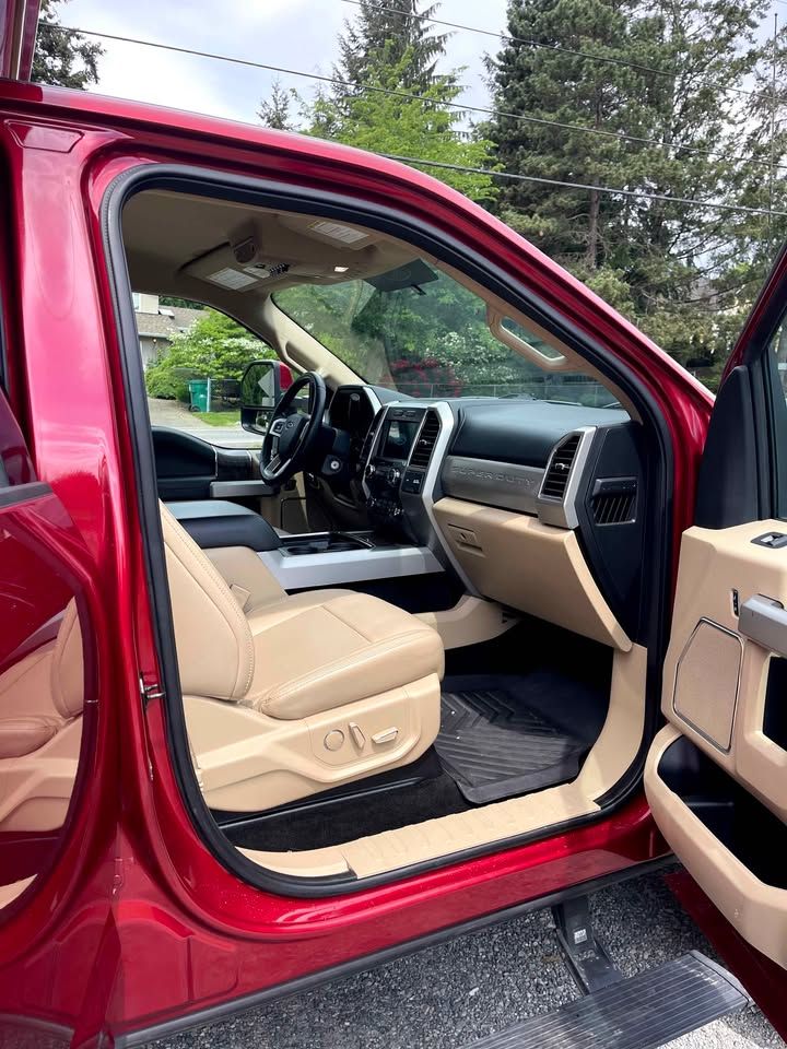Used 2019 Ford F350 Lariat w/ Lariat Value Package AWD/4WD image 8